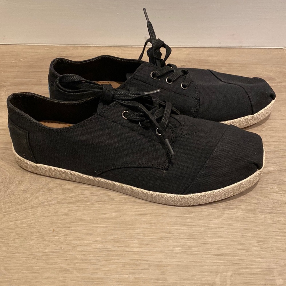 Brand new Men Toms black canvas shoe